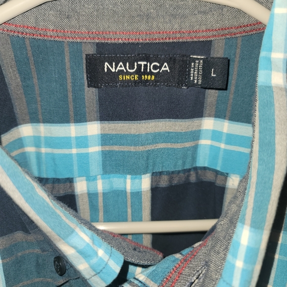 Nautica Long Sleeve Blue Button Down Shirt Size Large - Picture 2 of 7